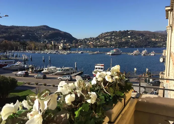 Piazza Cavour - Luxury Lake View Apartment