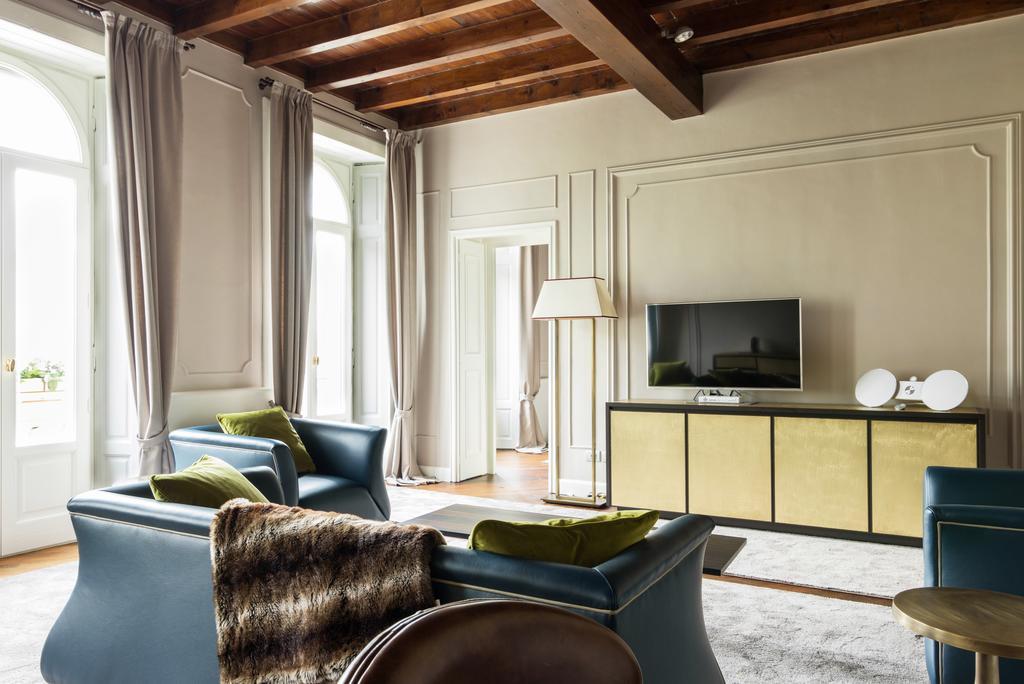 Piazza Cavour - Luxury View Apartment Como
